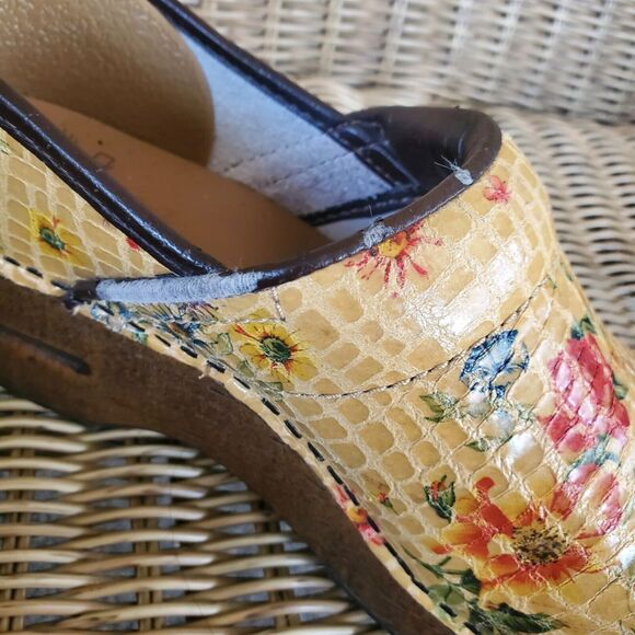 Dansko Yellow Floral Clogs Alligator Crocodile Comfort Women's Size 38 US 7.5-8 - Picture 6 of 10